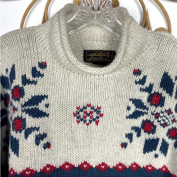 Vintage Womens 90s Eddie Bauer Fair Isle Snowflake Wool Oversized Sweater L - Picture 3 of 6